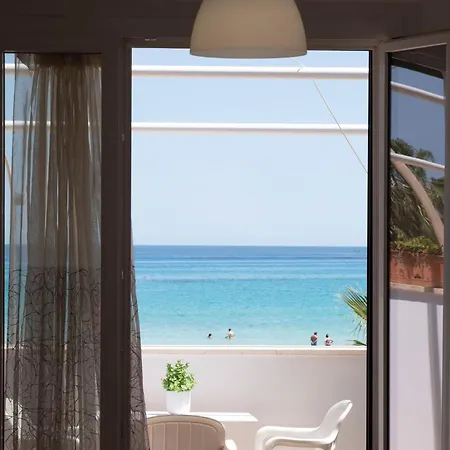 Apartment Conturrana Sul Mare
